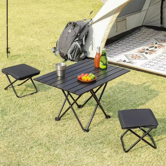 Tabouret_pliant_Compact_ideal_pour_camper
