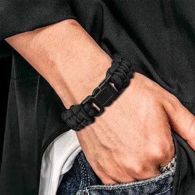 Accessoire_Randonnee_ParacordBracelet_multiusage