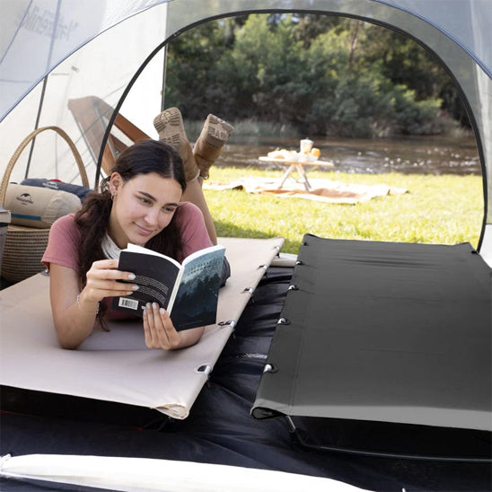 Lit_de_camp_Outdoor_isole_du_sol