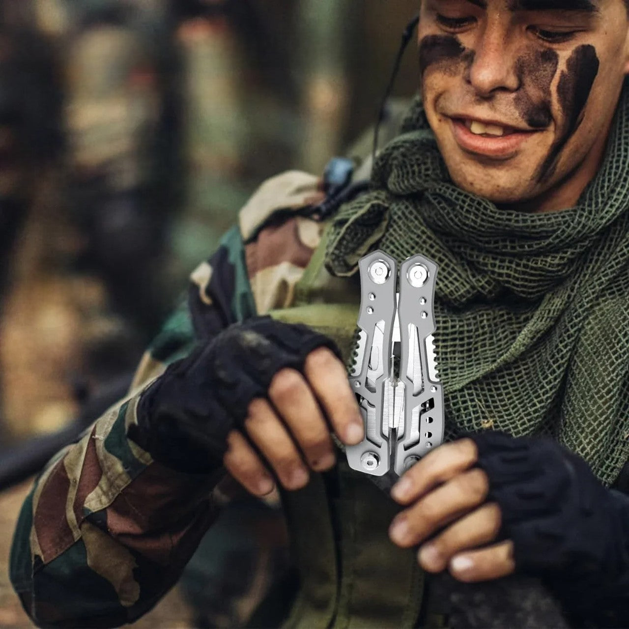 Outil_Multifonction_Camping_utile